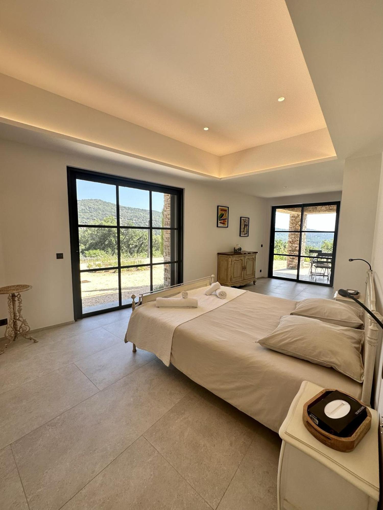 Le Mas Saint Michel Grimaud Bed & Breakfast ภายนอก รูปภาพ